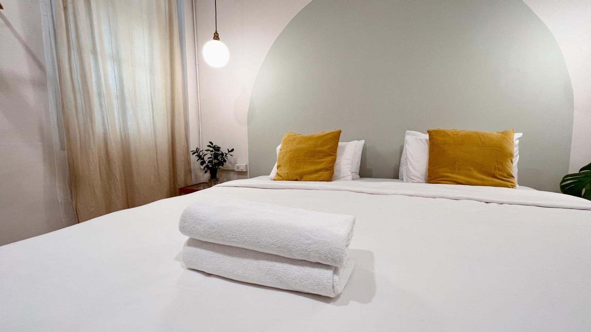 La Moon House Hotel Salaya Buitenkant foto