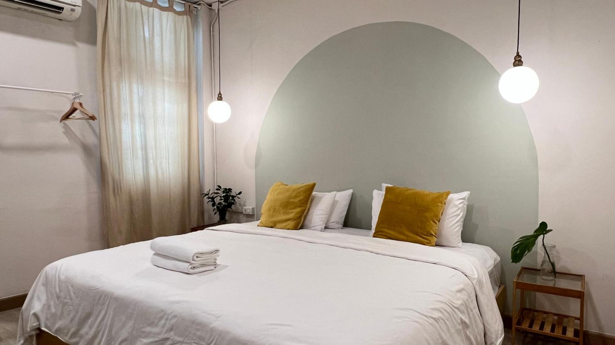 La Moon House Hotel Salaya Buitenkant foto