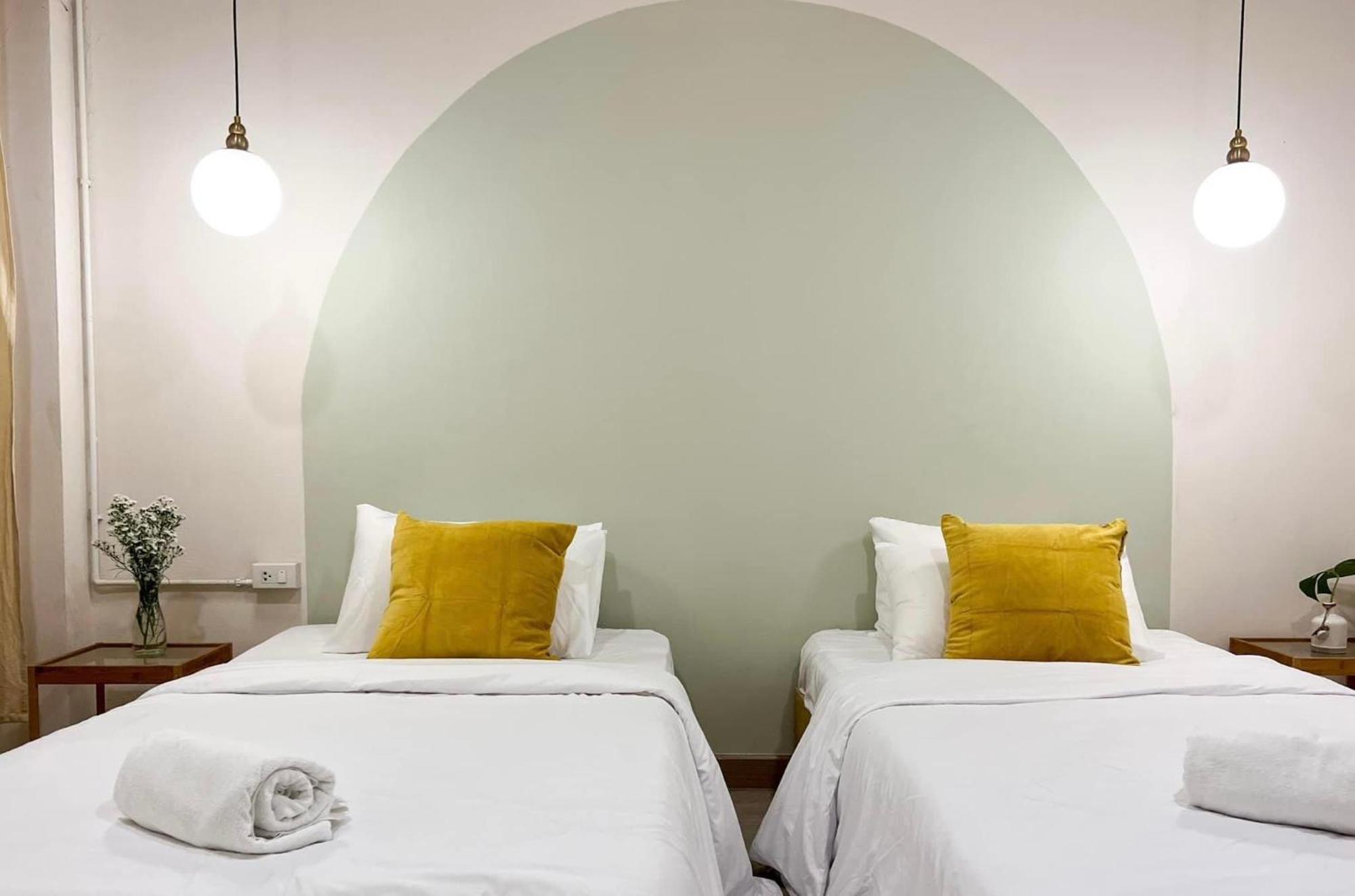 La Moon House Hotel Salaya Buitenkant foto